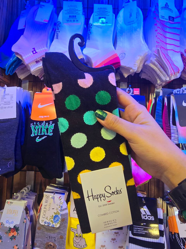 تصویر جوراب ساق دار زنانه ،تولید کشور ترکیه، طرح توپ رنگی ، طرح های متنوع برند HAPPY SOCKS - فروشگاه ماهپوشاندرویر