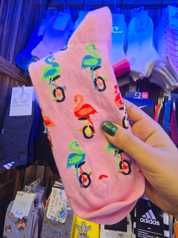 تصویر جوراب ساق دار زنانه ،تولید کشور ترکیه، طرح فلامینگو ، طرح های متنوع برند HAPPY SOCKS - فروشگاه ماهپوشاندرویر