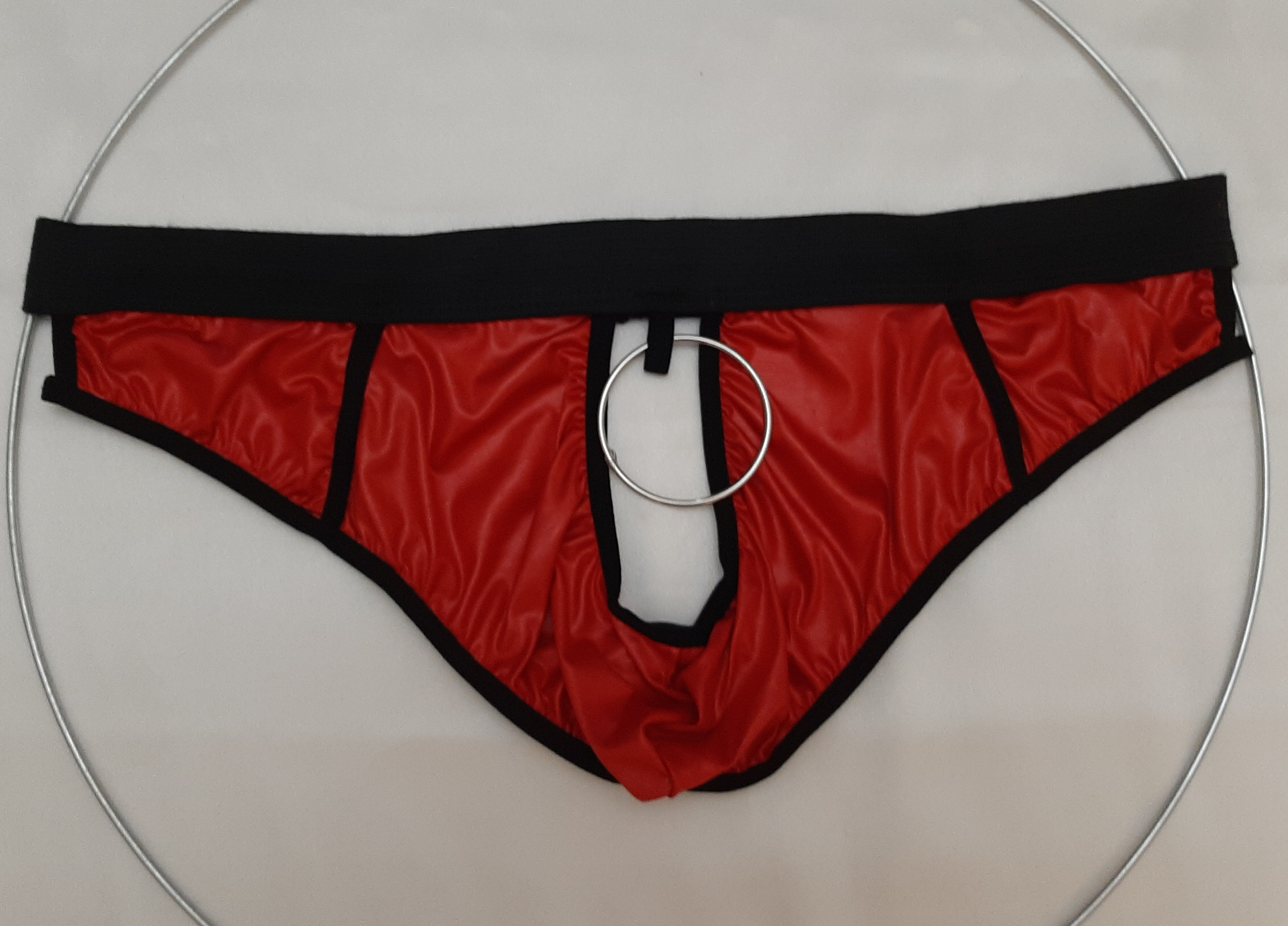 شورت مردانه جلو باز حلقه دار ،پشت باز ، فانتزی ، چرم لاتکس  ، قرمز   ،برند  Rhino کد827